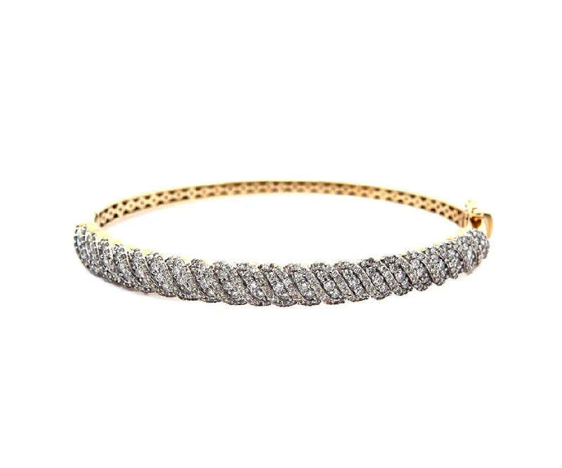 2.00ctw Diamond Swirl Bangle Bracelet in 14K