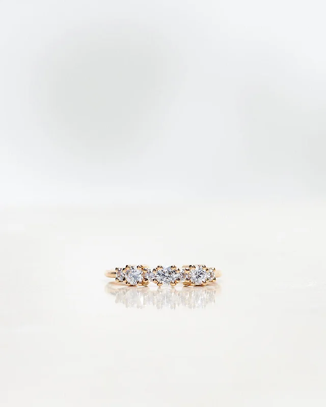 Brigitte 18K Gold, Whitegold or Rosegold Ring w. Diamonds