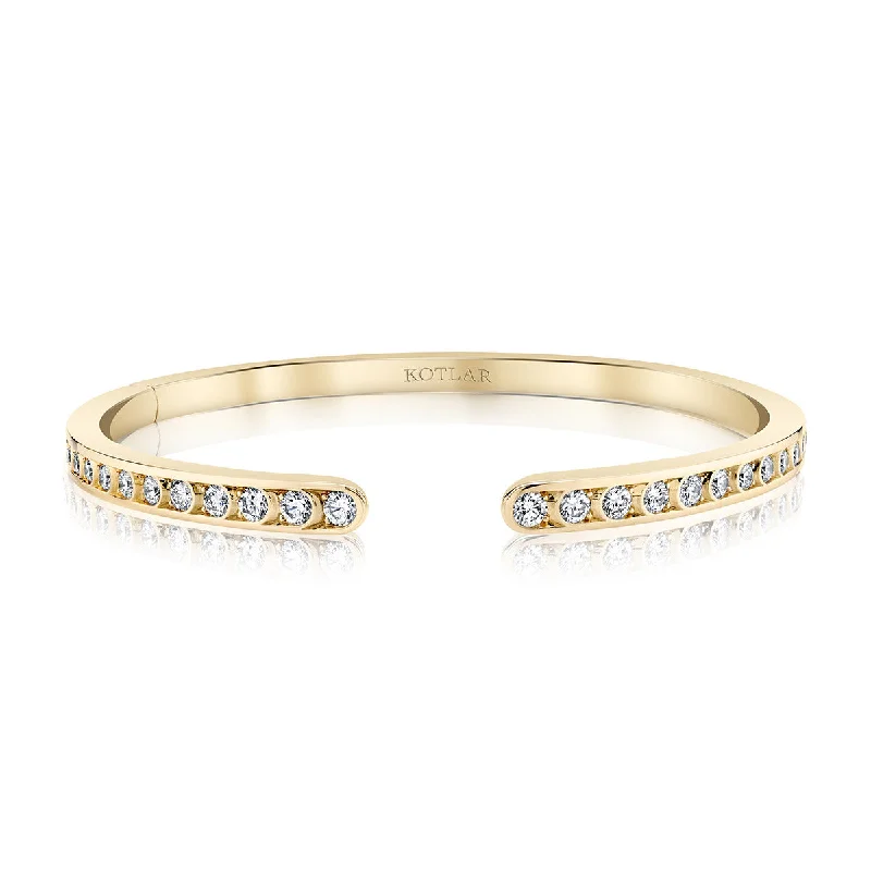 Scallop Artisan Diamond Pave Bangle